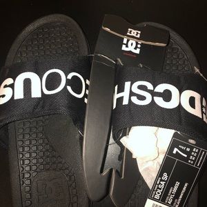 BRAND NEW FLIP FLOPS